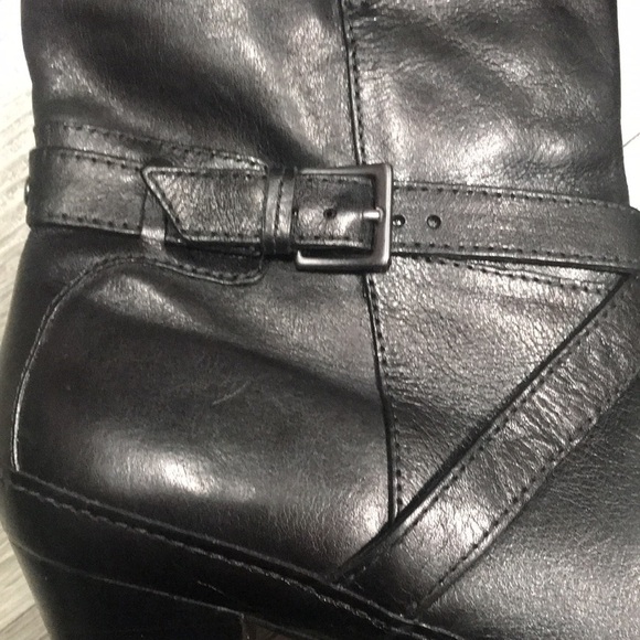 Clarks Artisan Black Leather Buckle Detailed Heeled Ankle Boots size 9 - Picture 6 of 13